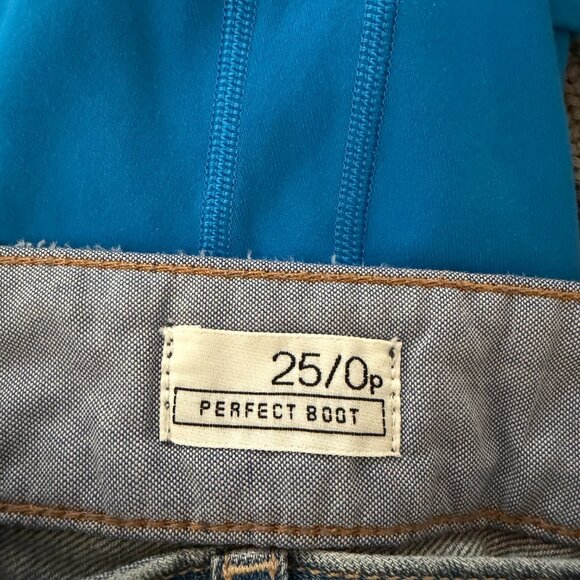 Gap Low Rise Perfect Boot Cut Jeans - Picture 4 of 6